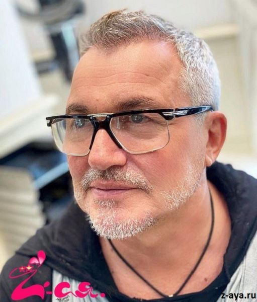 Дмитрий Дибров разбил голову и сломал нос в столичном клубе (видео)