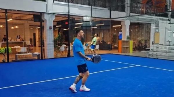 Новый спорт: в чем феномен популярности падела, ради которого голливудские звезды бросили теннис