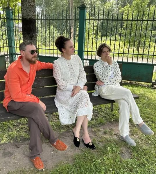 Елена Ваенга показала, как вырос 13-летний сын: «Ваня уже выше мамы стал?»
